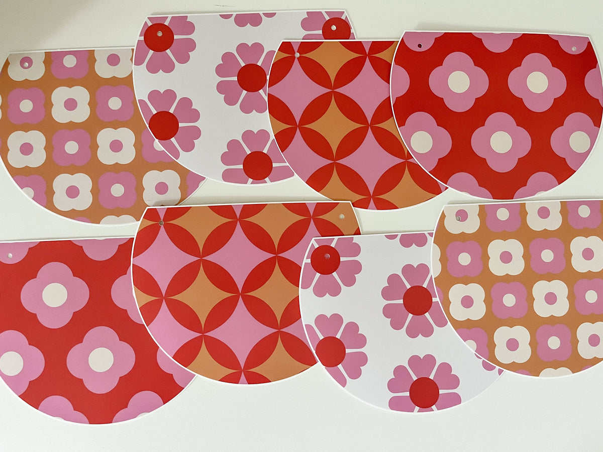 GROOVY Collection Scalloped Banner