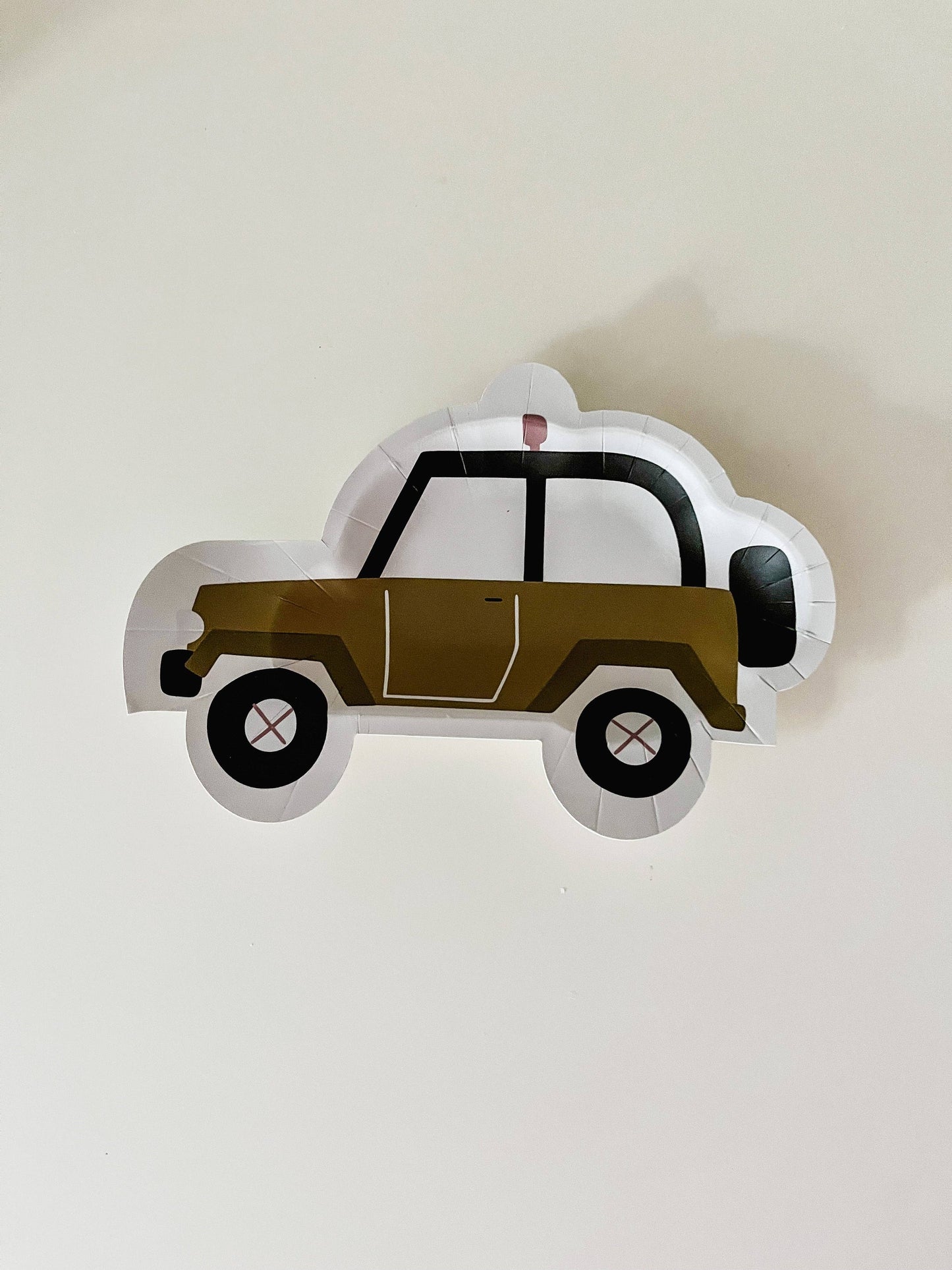 7" Fun Safari Jeep Plates - 8 Per Pack