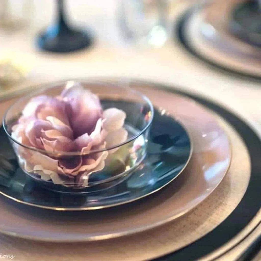 7.25" Round Mauve and Gold Trim Plastic Appetizer Plates - 10 Per Pack