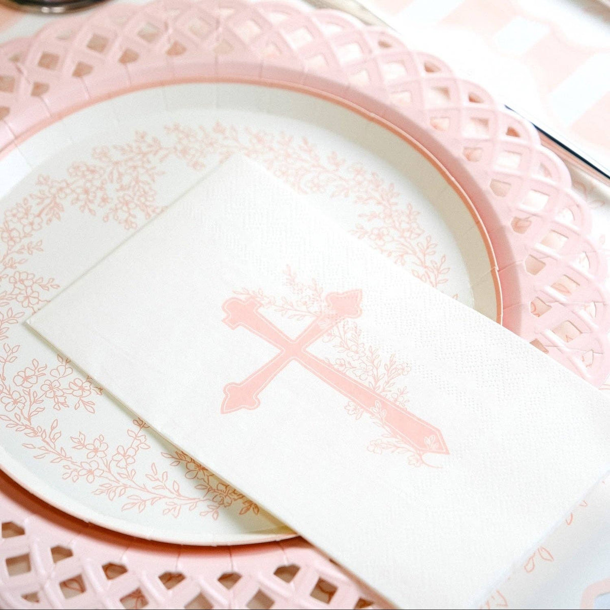 Cross Floral Elegance Guest Towels - 16 Per Pack